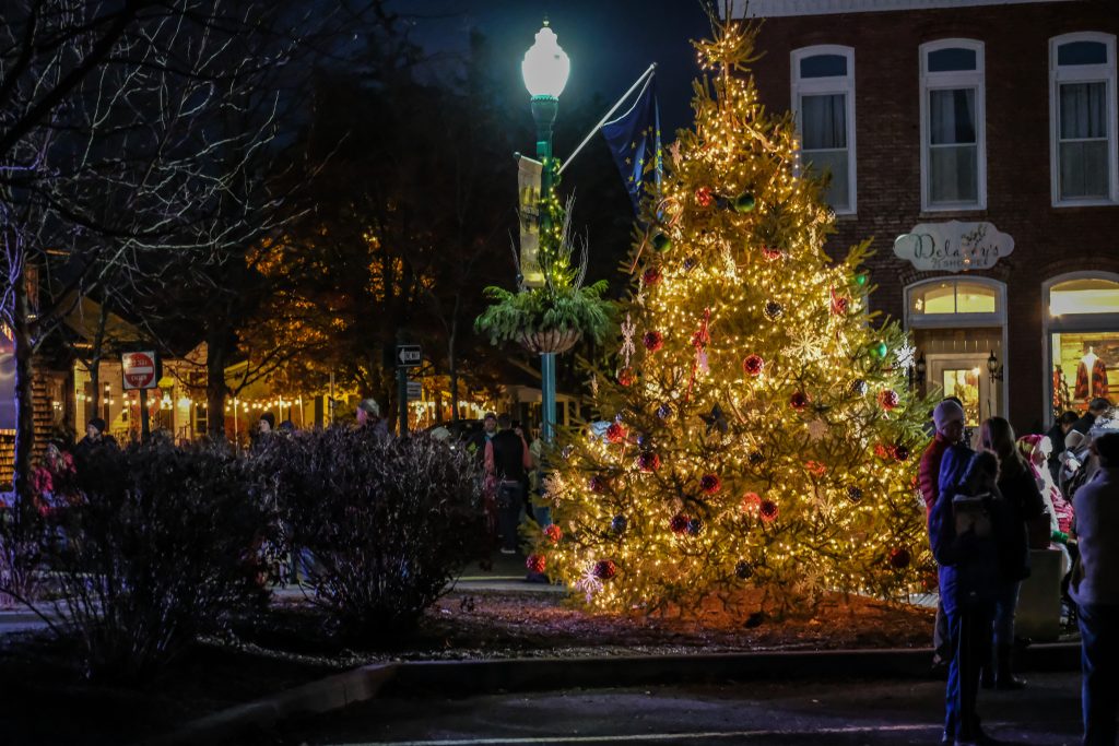 Christmas in the Village Zionsville Tradition Continues Through