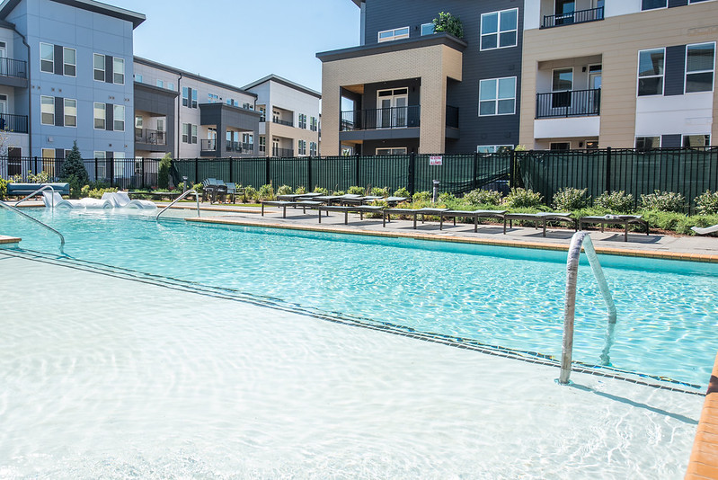 Aria Apartments Zionsville Towne Post Network Local Business