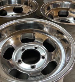 Michiana Wheel Polishing – Middlebury