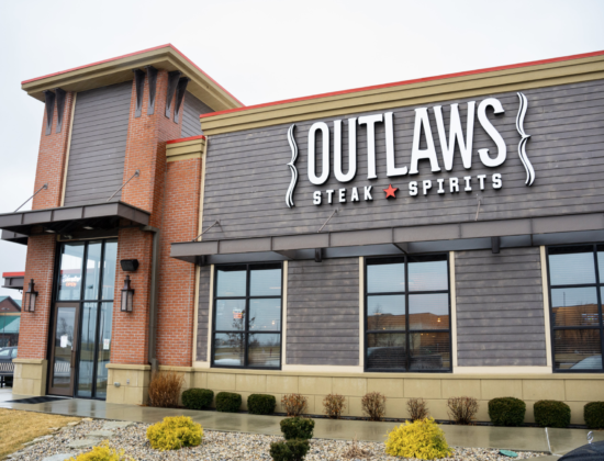 Outlaws Steak & Spirits – Noblesville