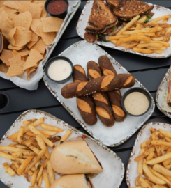 Wolfies Grill – Pendleton