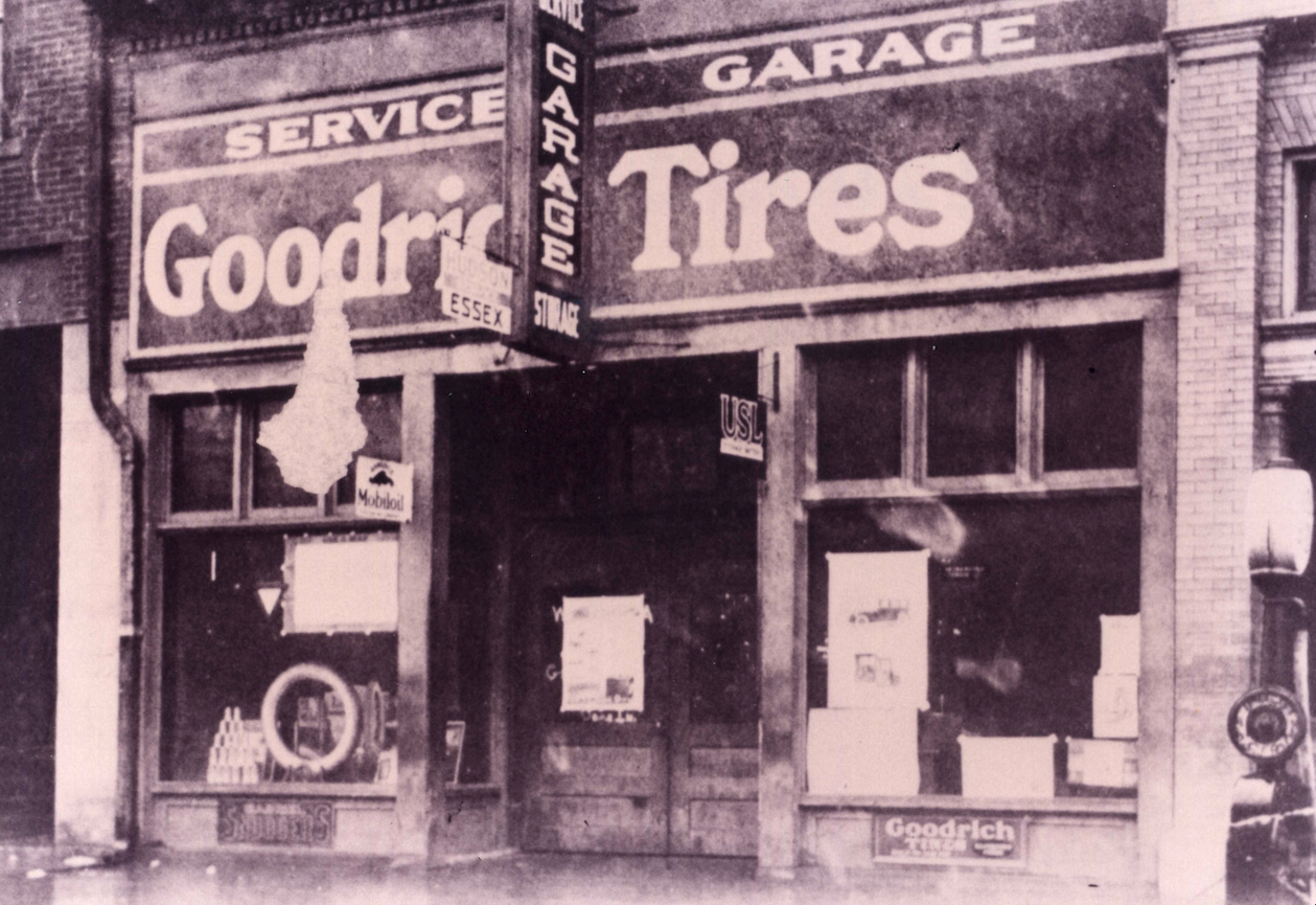 The Prewitt Restaurant + Lounge Plainfield Towne Post