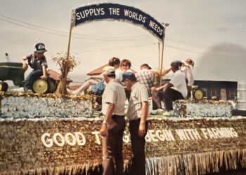 Historical parade float photo