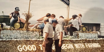 Historical parade float photo