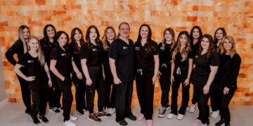 Group of plastic surgeons and staff