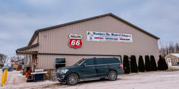 Handshoe’s Flea Market & Salvage Is a DIYer’s Dream Destination