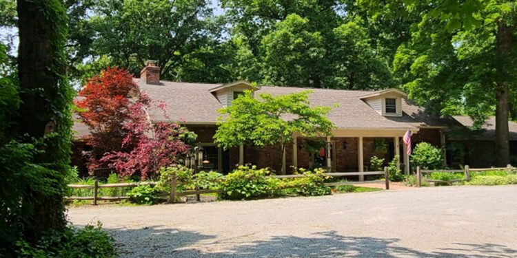 Westfield Couple Provides Personal, Peaceful Care for Pets