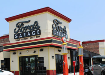 Ford’s Garage Brings Classic Car-Themed Dining to Avon