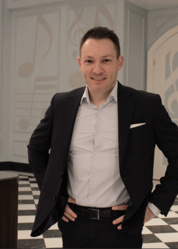 The Executive Who Stopped Reacting