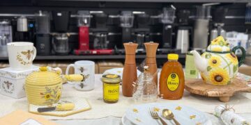 Table settings with salt & pepper and tea & honey