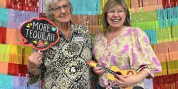 2 women at a volunteer fiesta