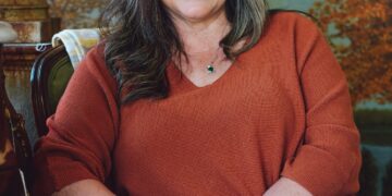 THISTLE & THYME Owner Shares a Passion for Antiques & Decorating